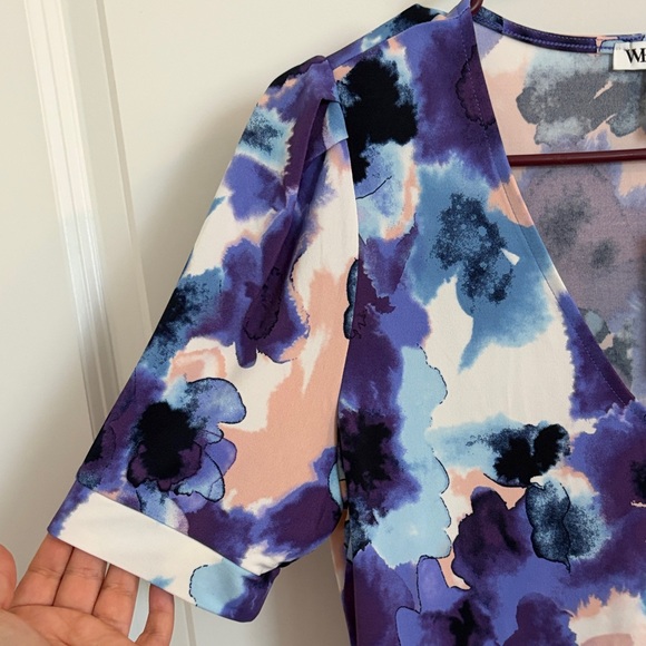NWT WHBM Outlet V-Neck Puff Sleeve Top Floral Violet Size S - Picture 5 of 7
